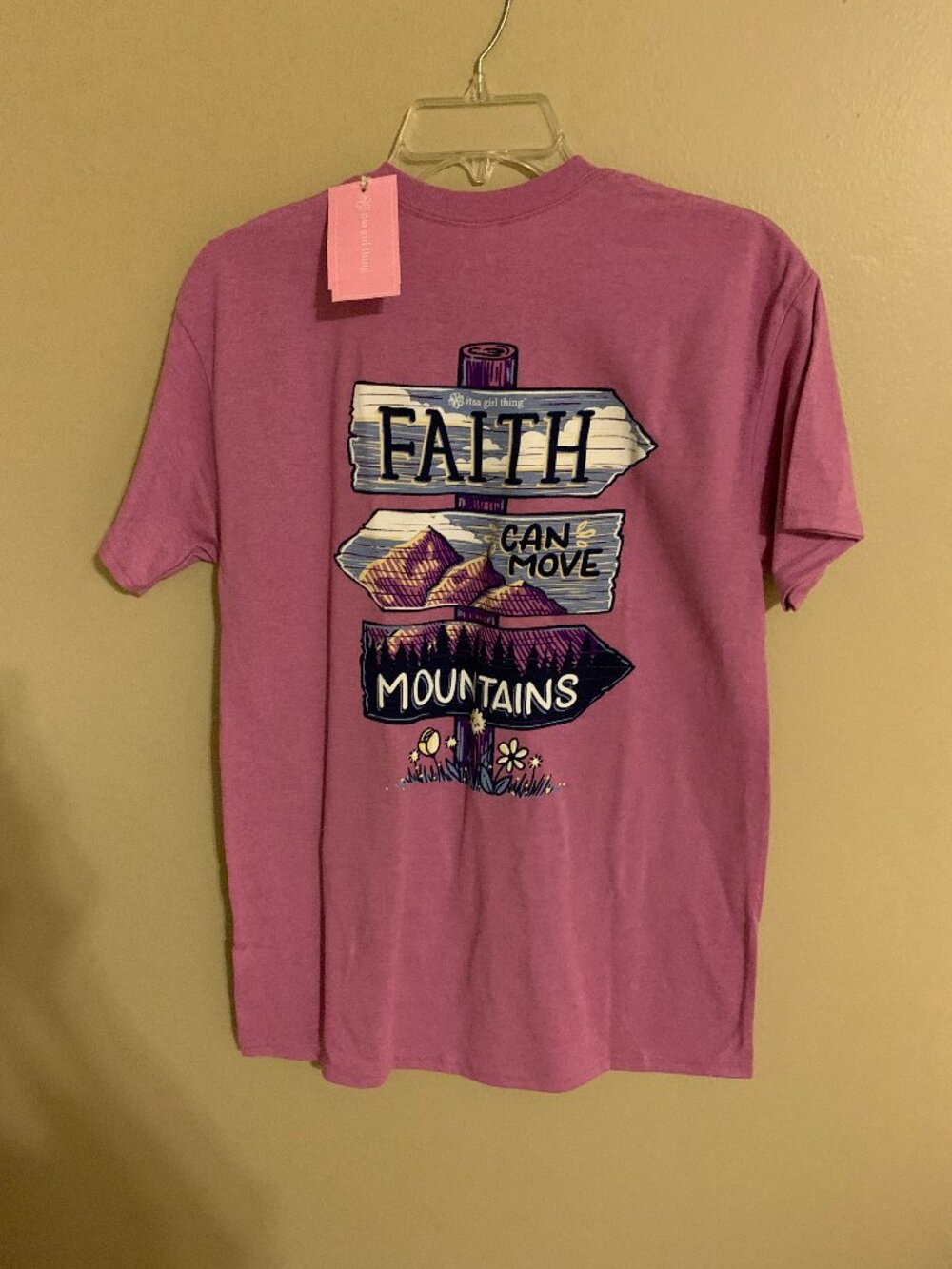 ITSA GIRL THING TEE SHIRT  SIZE-M  NWT